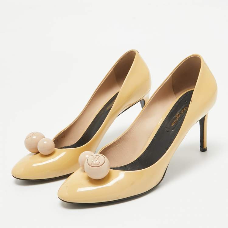 Pre Owned Louis Vuitton Beige Patent Leather Betty Pumps Size 37.5