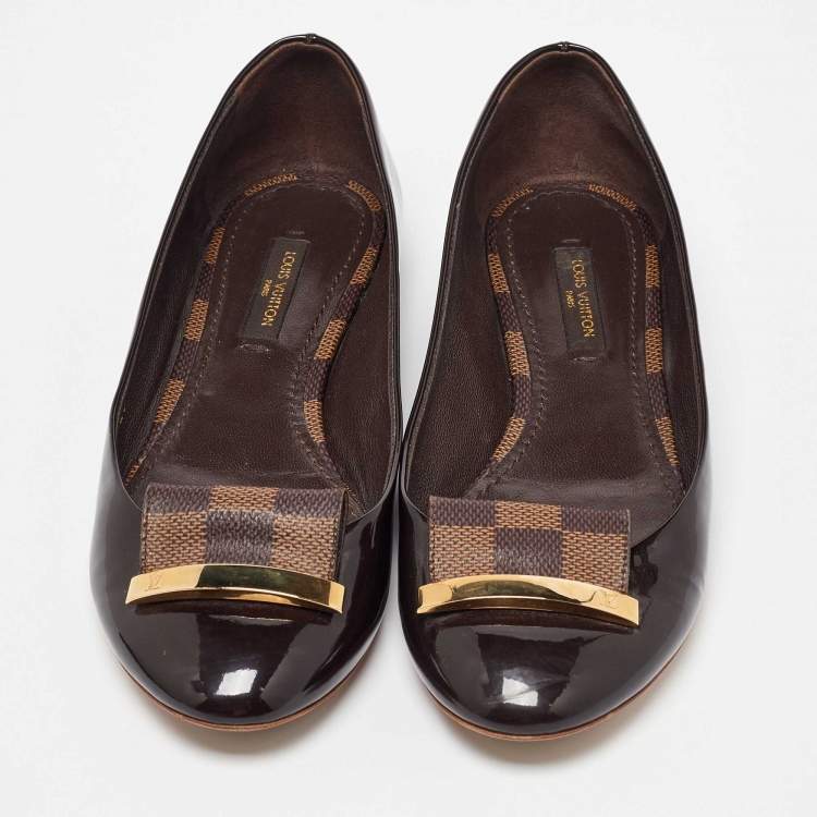 Pre Owned Louis Vuitton Amarante Vernis and Damier Ebene Canvas Logo Ballet Flats Size 35