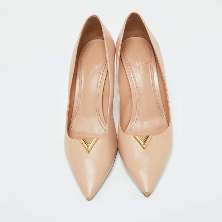Pre Owned Louis Vuitton Beige Leather Heart Breaker Pumps Size 38.5