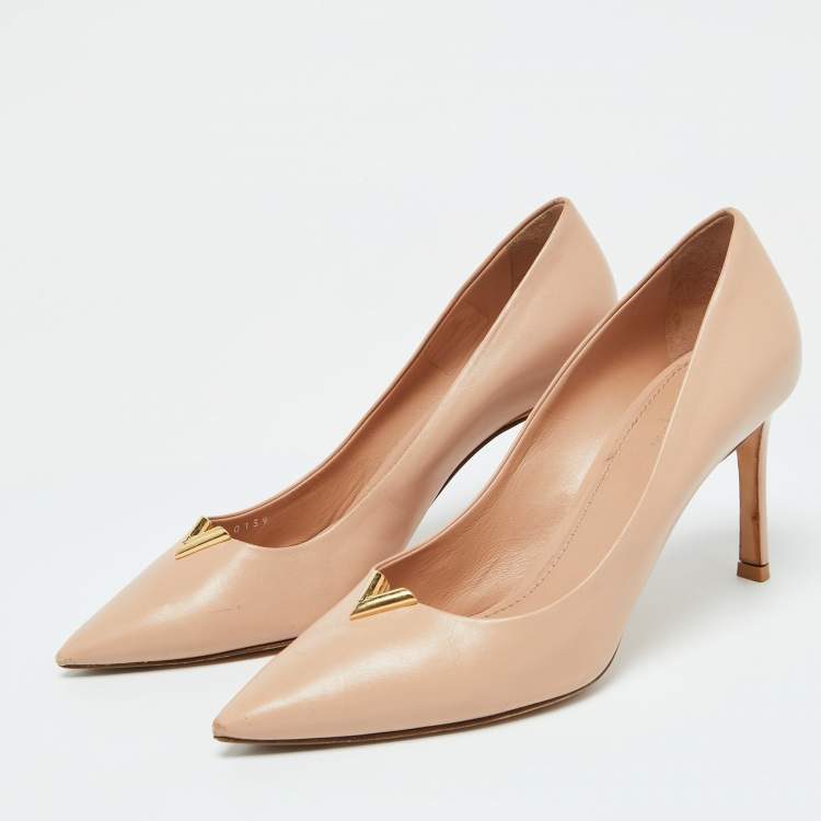 Pre Owned Louis Vuitton Beige Leather Heart Breaker Pumps Size 38.5
