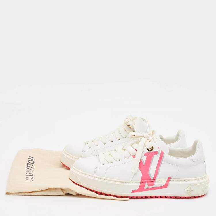 مملوكة مسبقًا Louis Vuitton White Leather Time Out Lace Up Sneakers Size 38.5