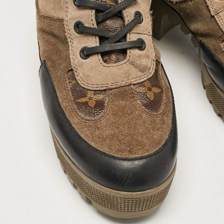 مملوكة مسبقًا Louis Vuitton Beige Suede and Monogram Canvas Laureate Desert Boots Size 39.5