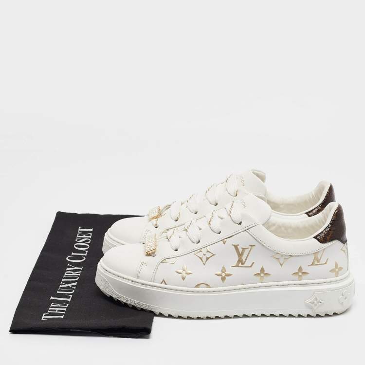 مملوكة مسبقًا Louis Vuitton White/Gold Monogram Leather Time Out Sneakers Size 37.5