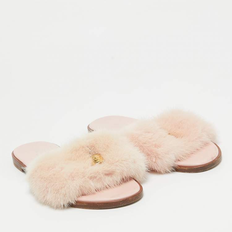Pre Owned Louis Vuitton Pink Mink Fur Lock It Flat Slide Sandals Size 37