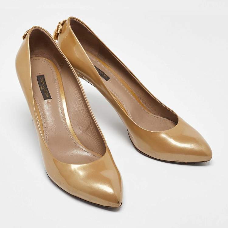 Pre Owned Louis Vuitton Beige Patent Leather Lock It Pumps Size 40