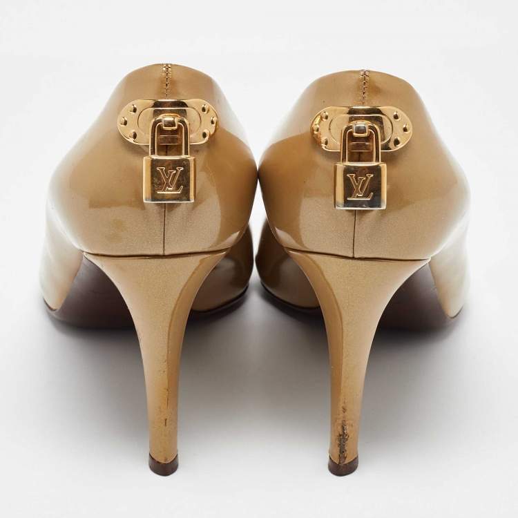 Pre Owned Louis Vuitton Beige Patent Leather Lock It Pumps Size 40