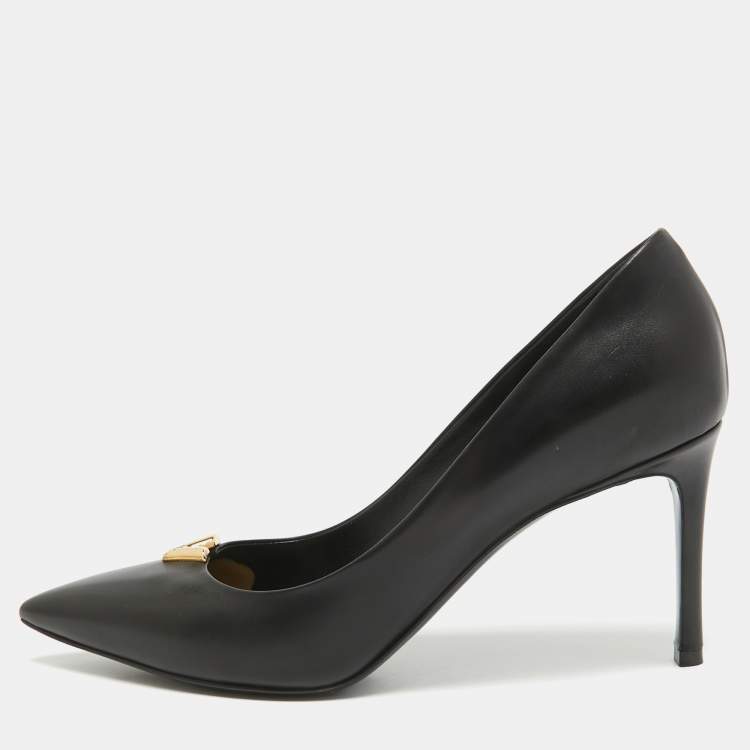 Pre Owned Louis Vuitton Black Leather Heartbreaker Pumps Size 41