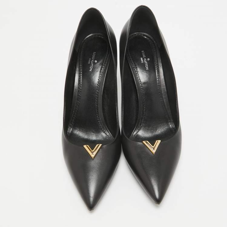Pre Owned Louis Vuitton Black Leather Heartbreaker Pumps Size 41