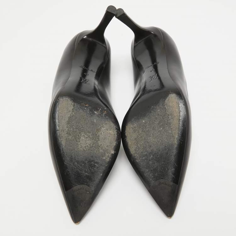 Pre Owned Louis Vuitton Black Leather Heartbreaker Pumps Size 41