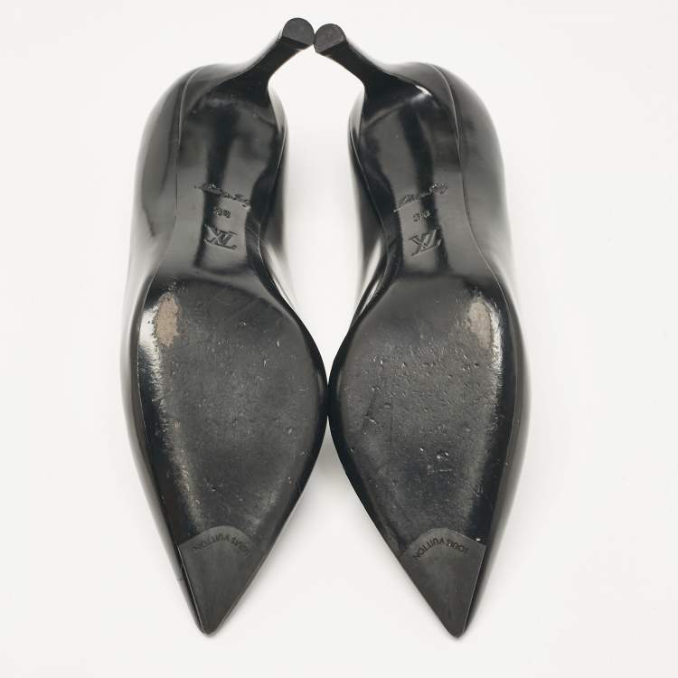 Pre Owned Louis Vuitton Black Leather Heart Breaker Pumps Size 38