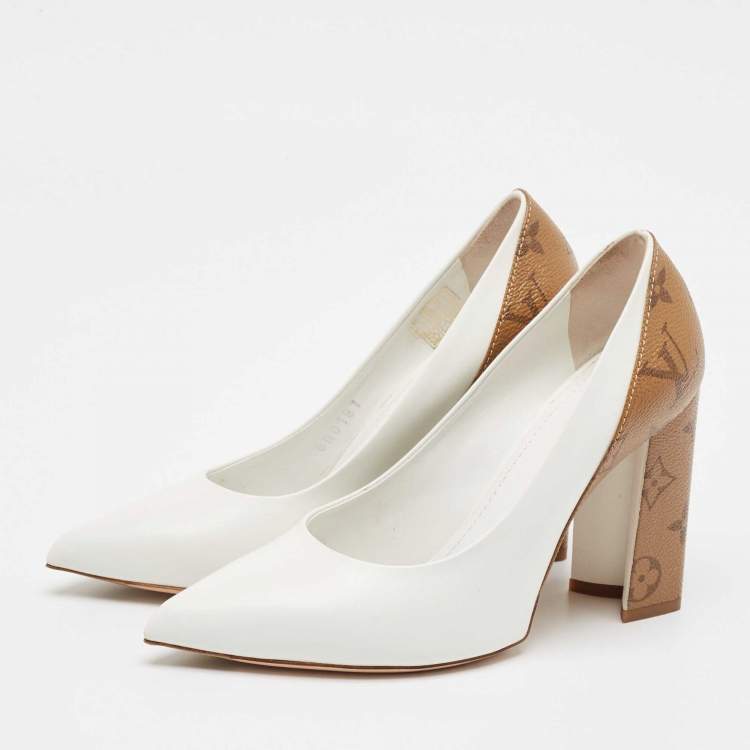 مملوكة مسبقًا Louis Vuitton White/Brown Leather and Monogram Canvas Matchmake Pumps Size 36.5