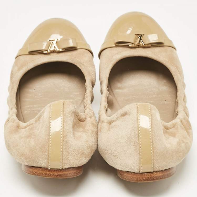 Pre Owned Louis Vuitton Beige Patent Leather and Suede Elba Scrunch Ballet Flats Size 37