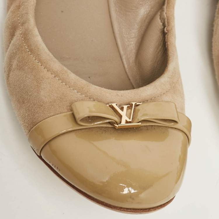 Pre Owned Louis Vuitton Beige Patent Leather and Suede Elba Scrunch Ballet Flats Size 37
