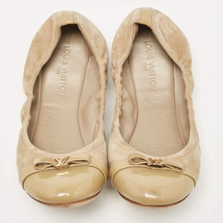 Pre Owned Louis Vuitton Beige Patent Leather and Suede Elba Scrunch Ballet Flats Size 37