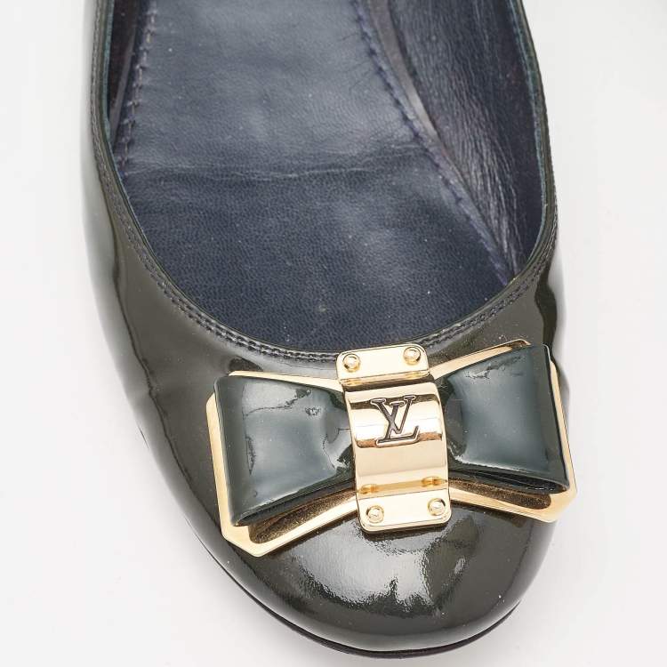 Pre Owned Louis Vuitton Green/Black Patent Leather Ballet Flats Size 37.5