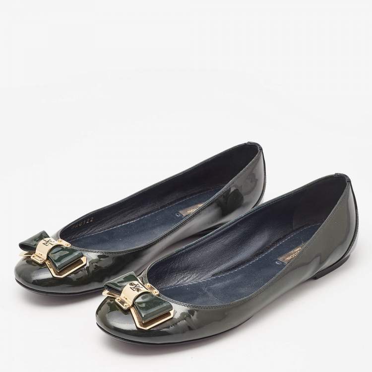 Pre Owned Louis Vuitton Green/Black Patent Leather Ballet Flats Size 37.5