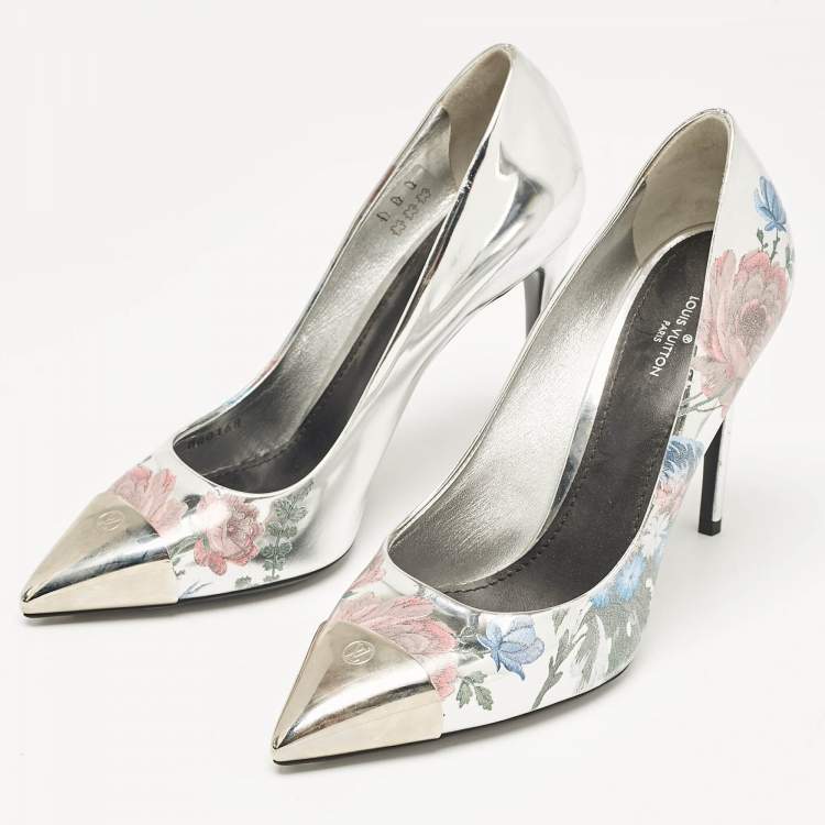 Pre Owned Louis Vuitton Silver Patent Leather Chérie Pointed Toe Pumps Size 38.5