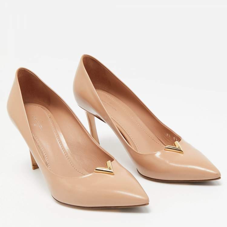 Pre Owned Louis Vuitton Beige Leather Heartbreaker Pointed Toe Pumps Size 38.5