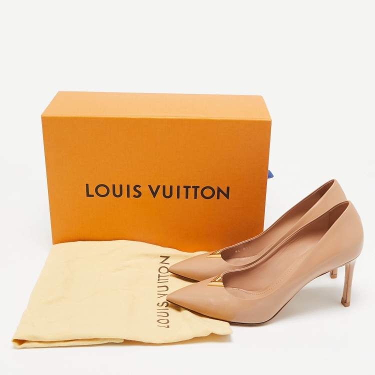 Pre Owned Louis Vuitton Beige Leather Heartbreaker Pointed Toe Pumps Size 38.5