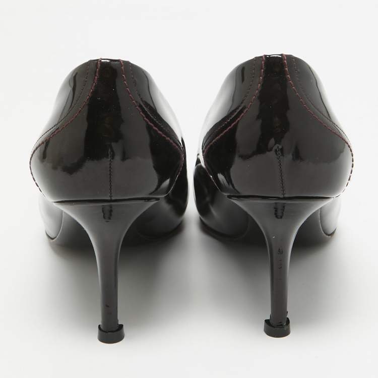 Pre Owned Louis Vuitton Amarante Patent Leather Metal Logo Pumps Size 40