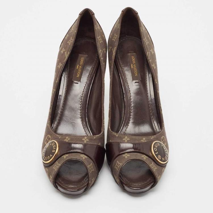 Pre Owned Louis Vuitton Brown Canvas and Patent Leather Judy Peep Toe Pumps Size 38.5