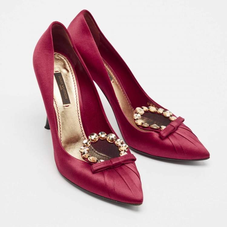 Pre Owned Louis Vuitton Burgundy Lace and Satin Crystal Embellished Pumps Size 38