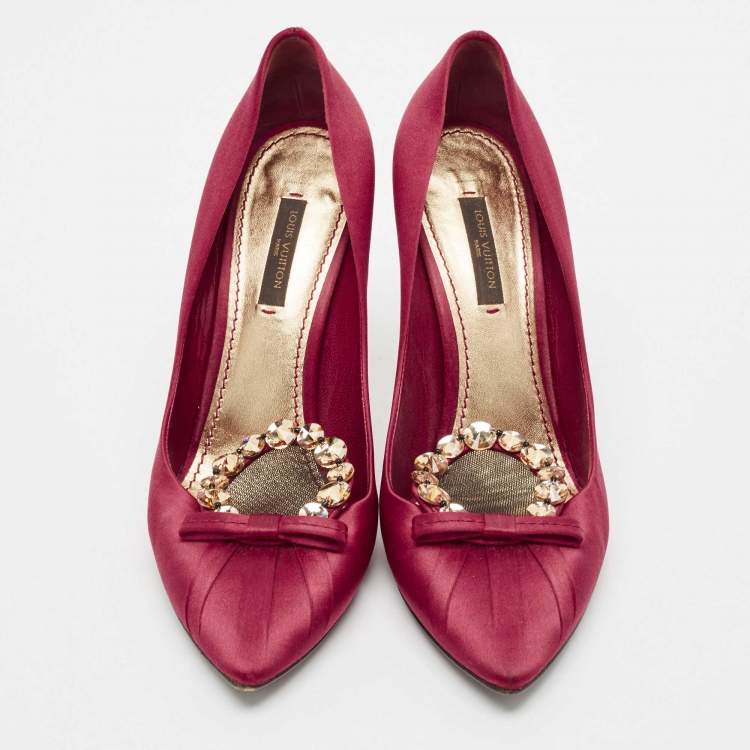 Pre Owned Louis Vuitton Burgundy Lace and Satin Crystal Embellished Pumps Size 38