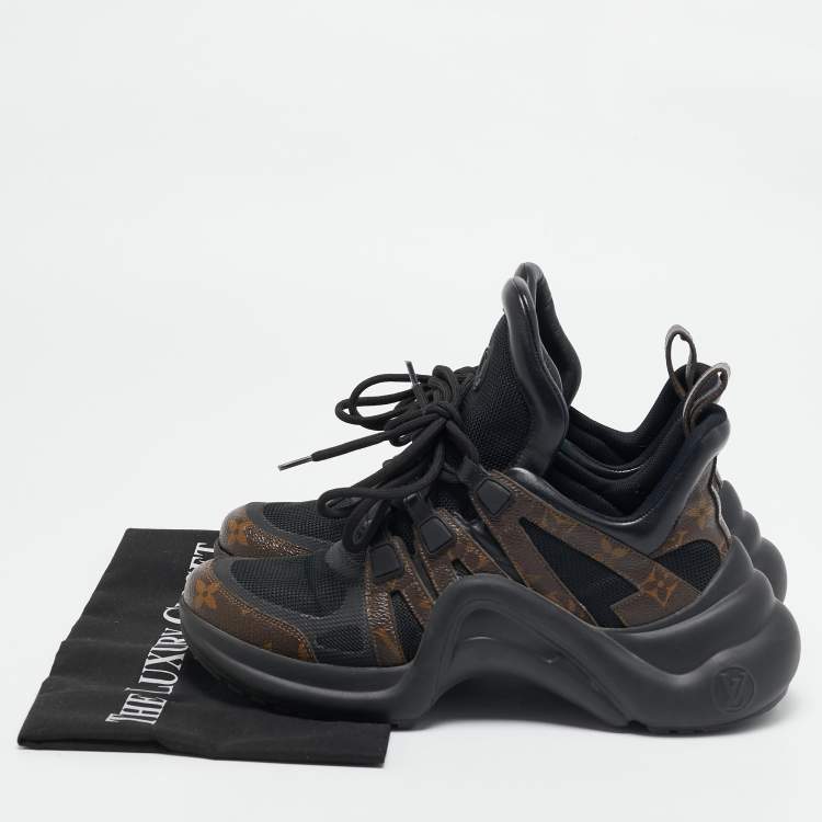مملوكة مسبقًا Louis Vuitton Black Mesh and Monogram Canvas Archlight Sneakers Size 39