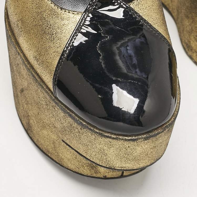 Pre Owned Louis Vuitton Gold/Black Leather and Patent Leather Wedge Pumps Size 38.5