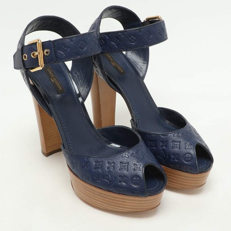 مملوكة مسبقًا Louis Vuitton Blue Monogram Emrpiente Leather Platform Pumps Size 40