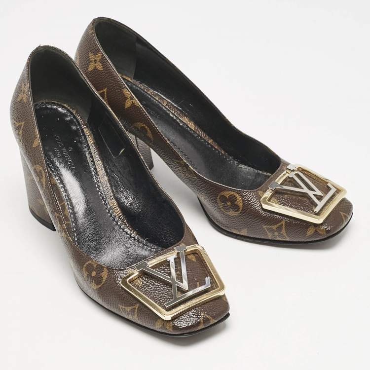 Pre Owned Louis Vuitton Monogram Canvas Medallion Pumps Size 37
