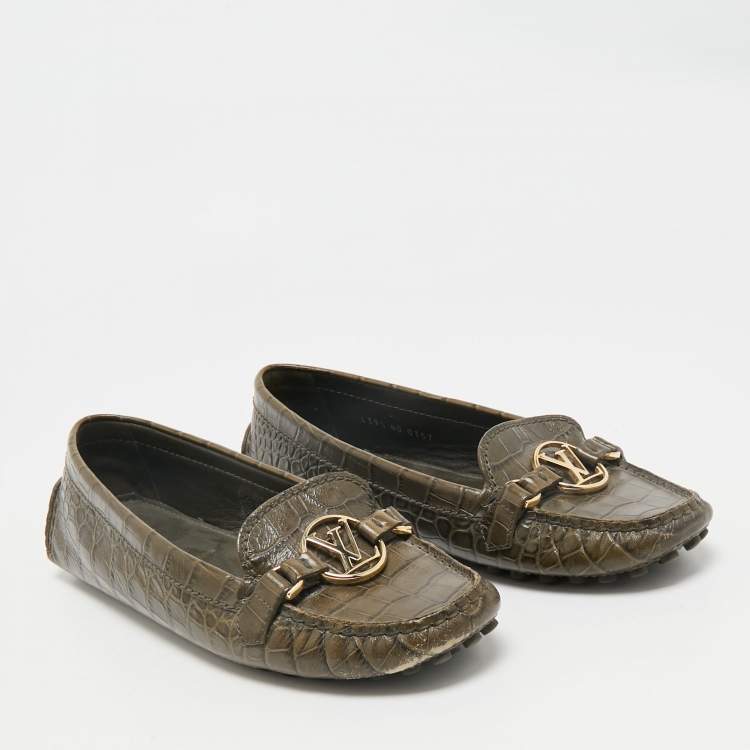 Pre Owned Louis Vuitton Green Croc Embossed Leather Dauphine Loafers Size 39.5