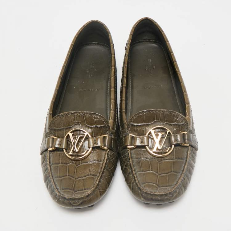 Pre Owned Louis Vuitton Green Croc Embossed Leather Dauphine Loafers Size 39.5