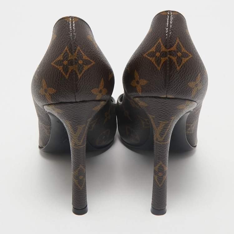 Pre Owned Louis Vuitton Brown Coated Canvas and Patent Leather Cheri Pumps Size 39.5