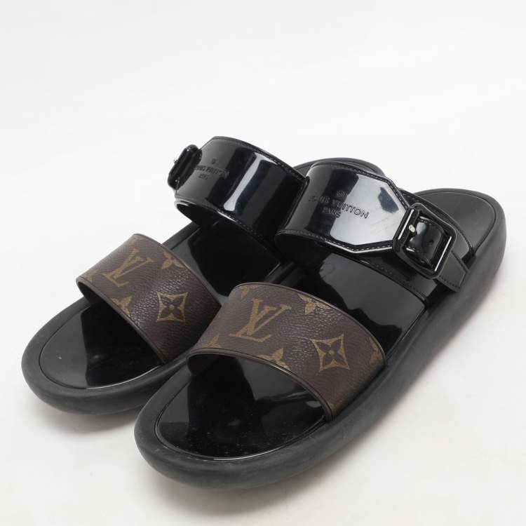Pre Owned Louis Vuitton Black/Brown Monogram Rubber Sunbath Flat Slides Size 40