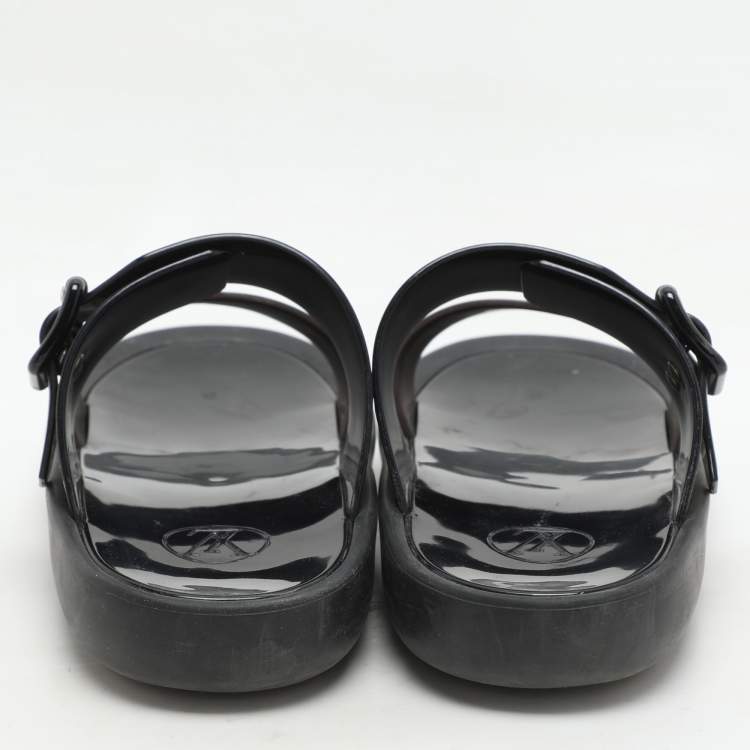 Pre Owned Louis Vuitton Black/Brown Monogram Rubber Sunbath Flat Slides Size 40