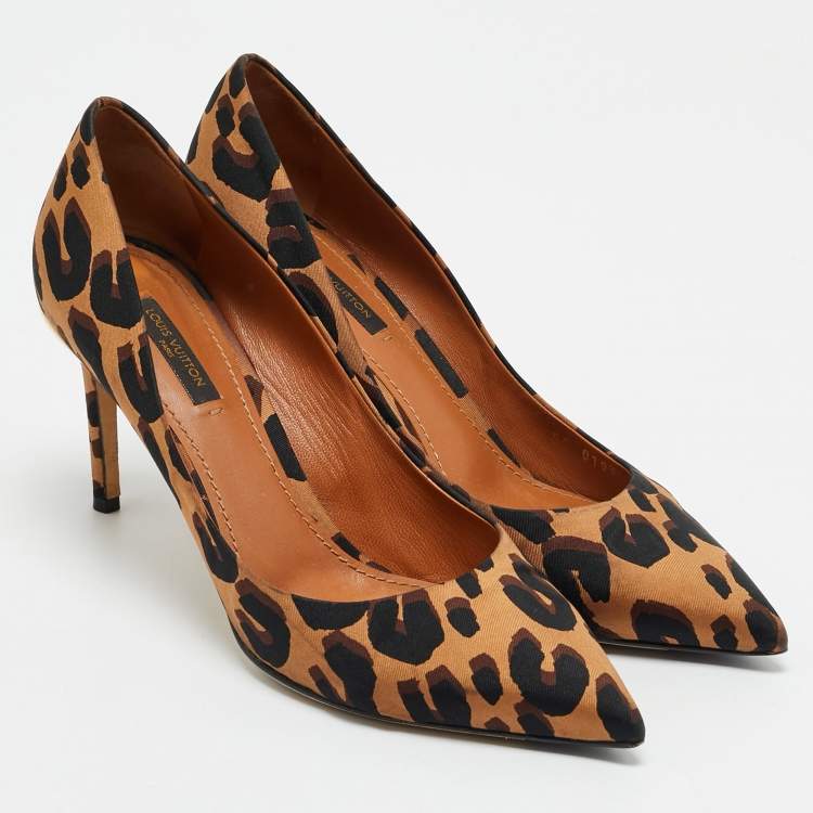 Pre Owned Louis Vuitton Brown Leopard Print Fabric Eyeline Pointed Toe Pumps Size 38.5