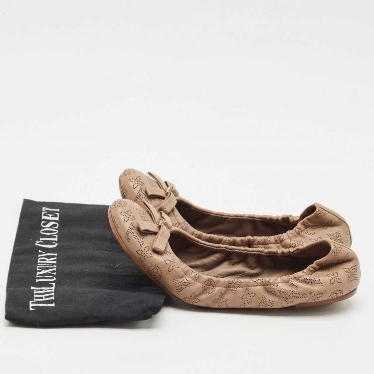 Pre Owned Louis Vuitton Beige Monogram Mahina Leather Elba Scrunch Ballet Flats Size 39