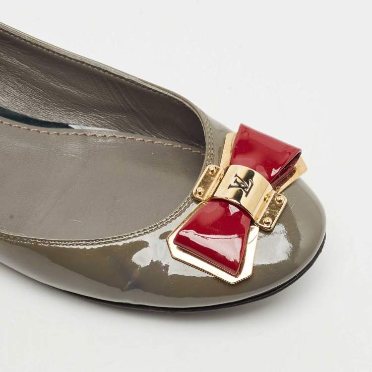 Pre Owned Louis Vuitton Grey Patent Leather Lou Bow Detail Ballet Flats Size 38