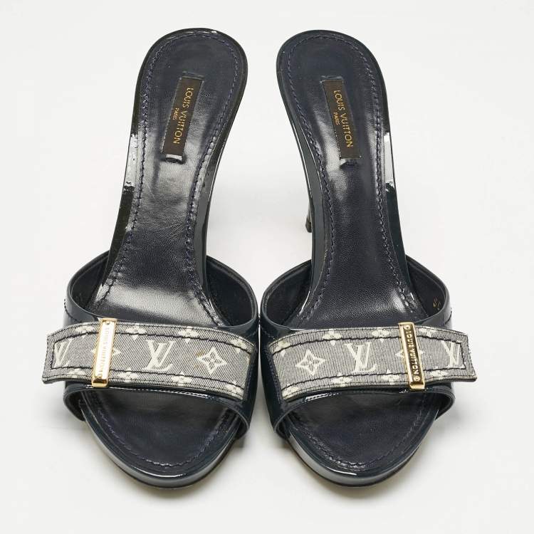 Pre Owned Louis Vuitton Black Blue Denim and Patent Leather Mini Lin Mules Size 38.5