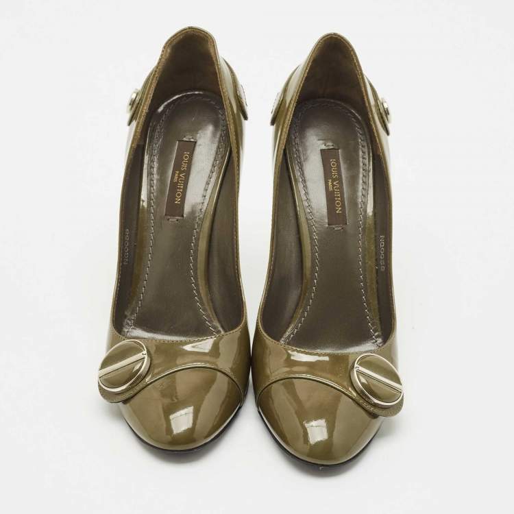 Pre Owned Louis Vuitton Green Patent Leather Round Toe Pumps Size 36.5