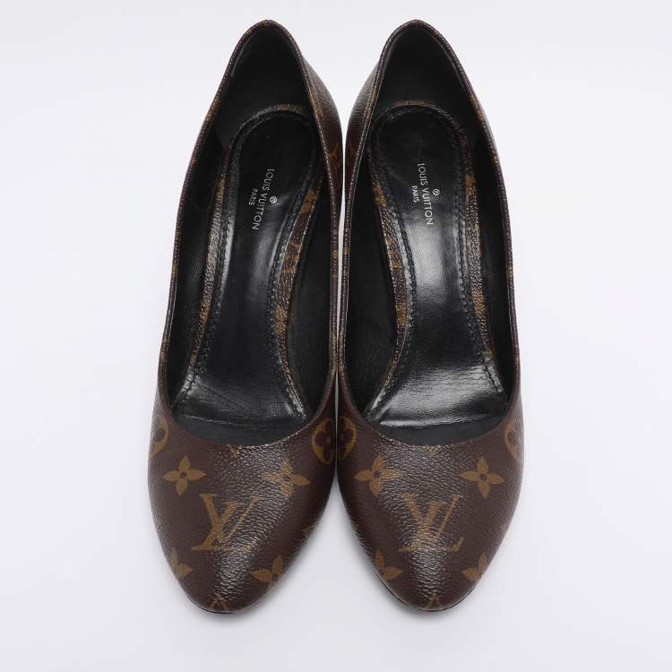 Pre Owned Louis Vuitton Monogram Canvas Round Toe Pumps Size 39