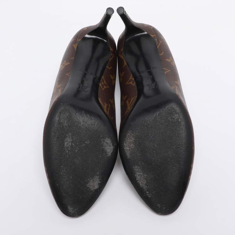 Pre Owned Louis Vuitton Monogram Canvas Round Toe Pumps Size 39
