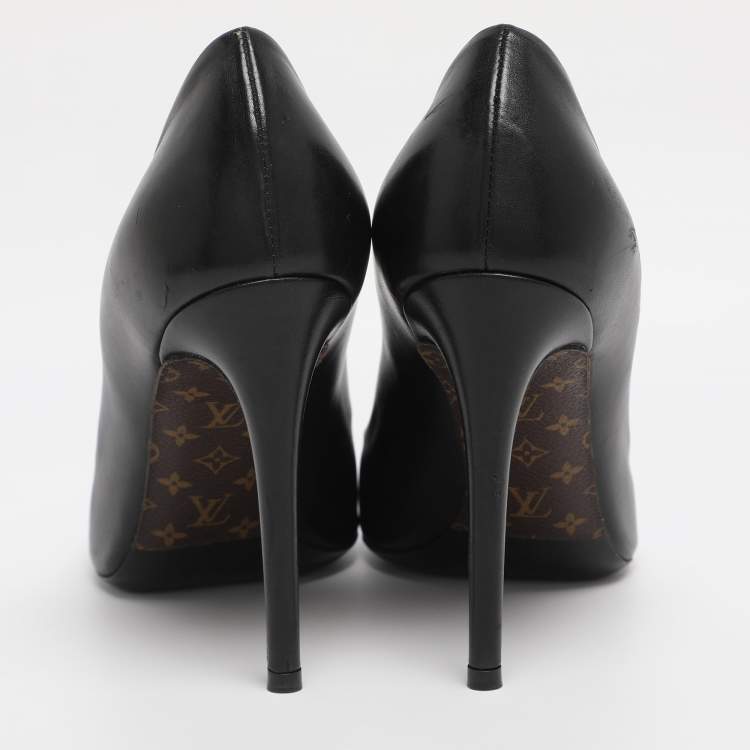 Pre Owned Louis Vuitton Black Leather Pumps Size 37.5