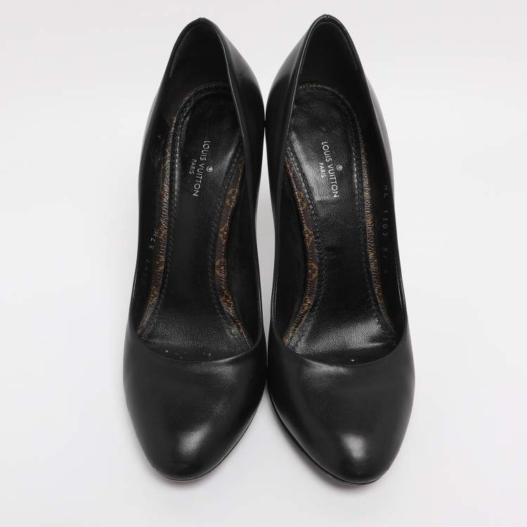 Pre Owned Louis Vuitton Black Leather Pumps Size 37.5