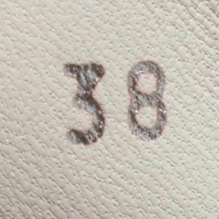 مملوكة مسبقًا Louis Vuitton White/Navy Blue Mesh and Monogram Canvas Archlight Sneakers Size 38