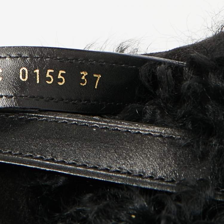 مملوكة مسبقًا حذاء بوت للكاحل من الفرو السويدي الأسود من لويس فيتون مع نعل إسفين مقاس 37