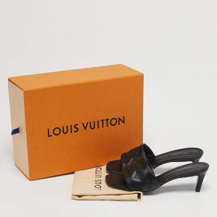 مملوكة مسبقًا Louis Vuitton Revival Size 37 Black Monogram Embossed Leather Slide Sandals