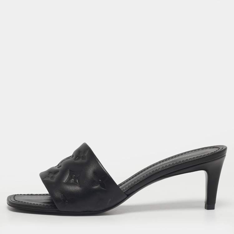 مملوكة مسبقًا Louis Vuitton Revival Size 37 Black Monogram Embossed Leather Slide Sandals