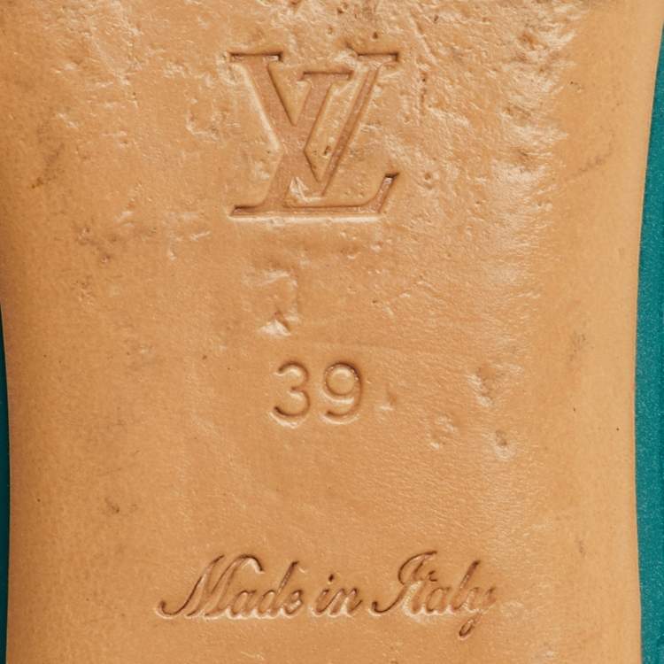 مملوكة مسبقًا Louis Vuitton Size 39 Blue Patent Leather Ballet Flats